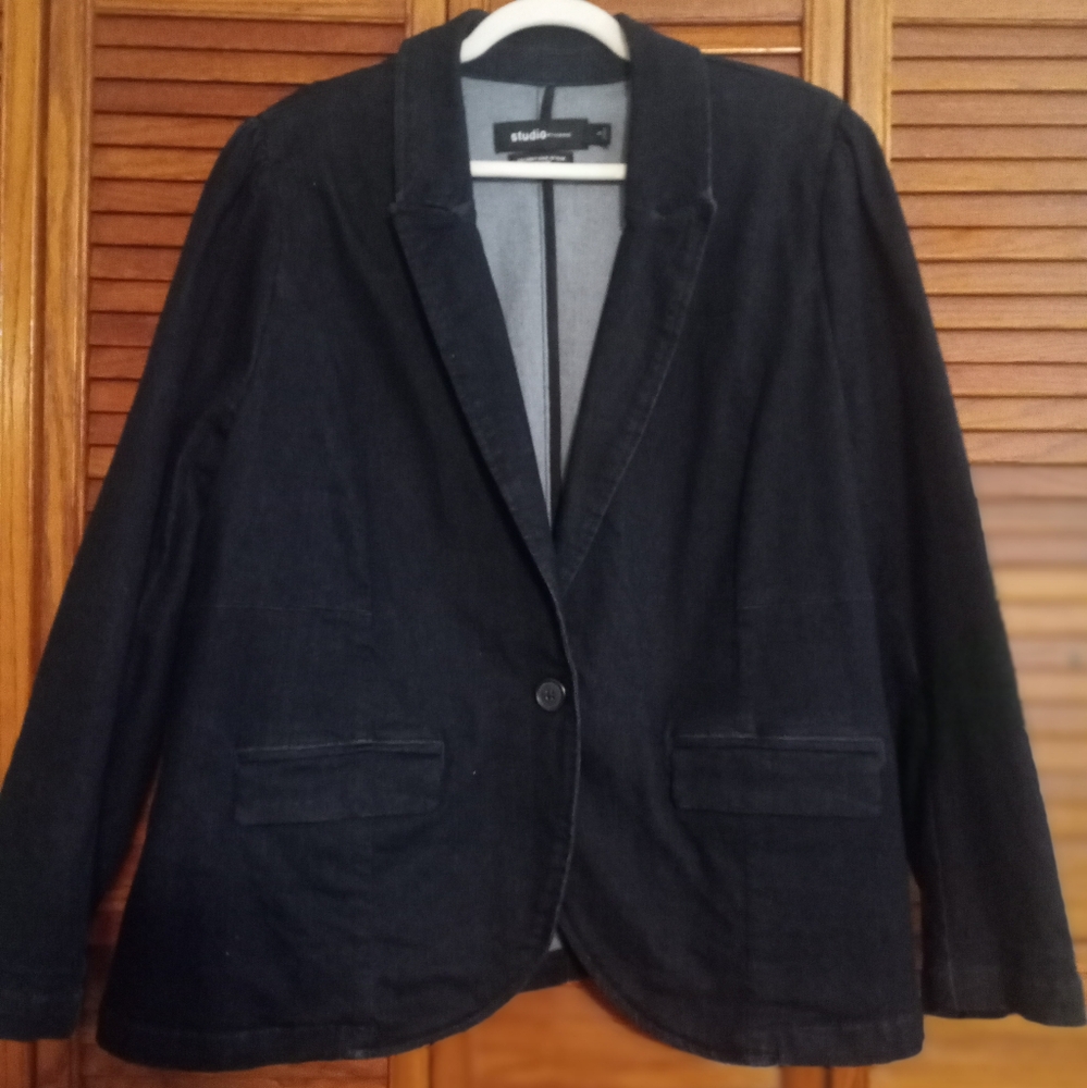 TORRID Studio denim blazer size 3